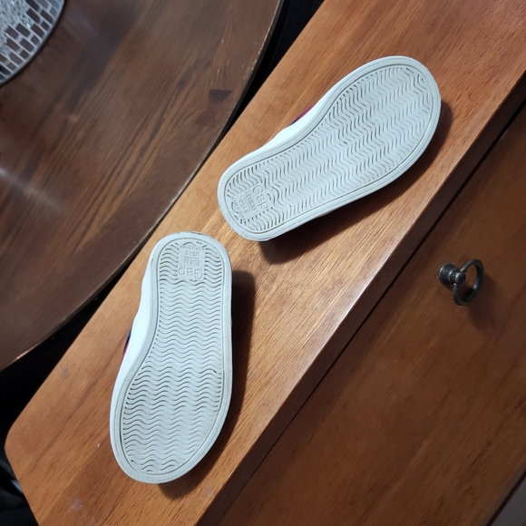 6t Spiderman shoes - Picture 2 of 3